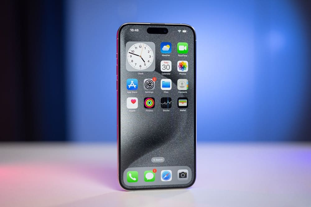 Phần viền màn hình của iPhone 15 Pro Max 512GB cũ đã mỏng hơn đáng kể